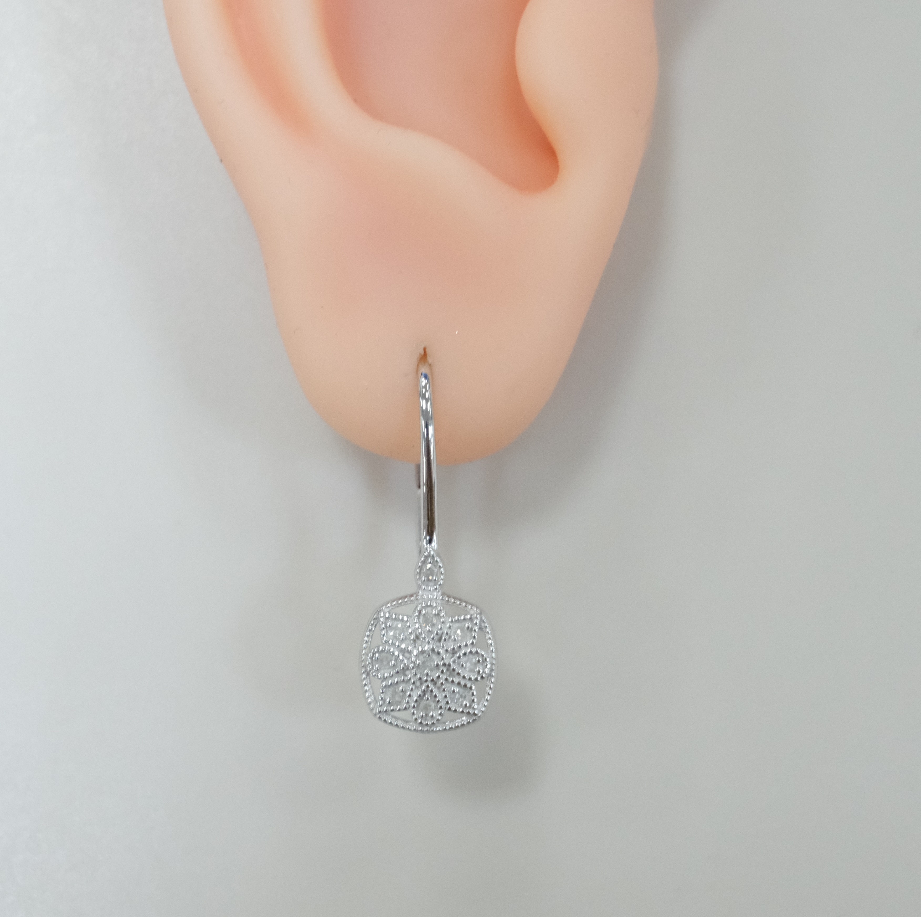 Серебряные серьги с бриллиантами